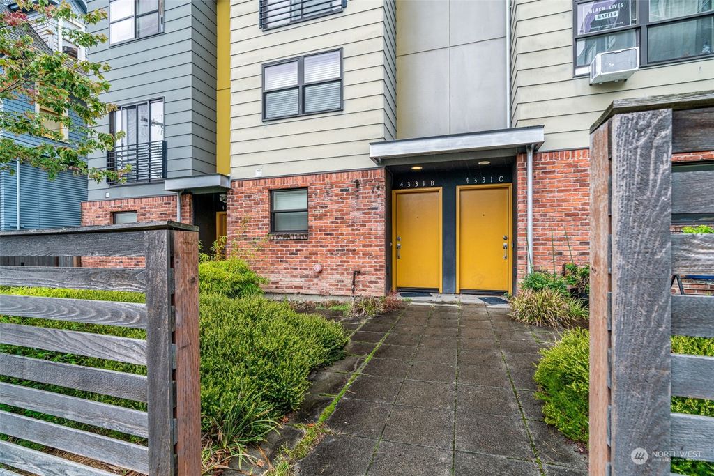 Photo of 4331 9th Avenue NE #B, Seattle, WA 98105 (MLS # 2168116)