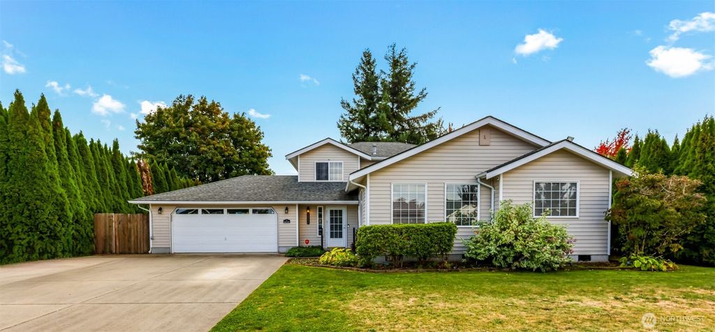 Photo of 1112 N Cascade Court, Lynden, WA 98264 (MLS # 2460171)