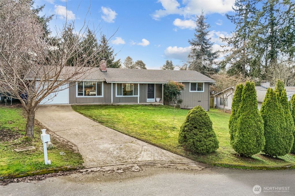 Photo of 2509 SW 325th Place, Federal Way, WA 98023 (MLS # 2484046)