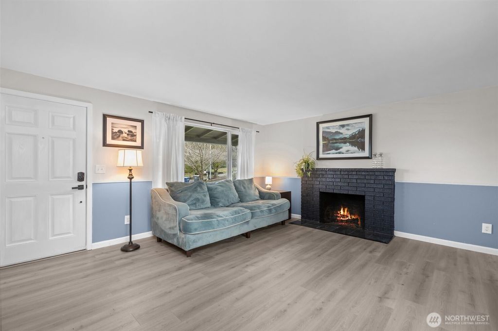 Photo of 2509 SW 325th Place, Federal Way, WA 98023 (MLS # 2484046)