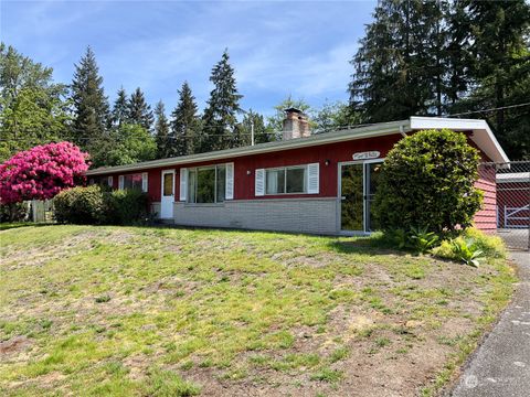 Photo of 5615 Seahurst Avenue, Everett, WA 98201 (MLS # 2240063)
