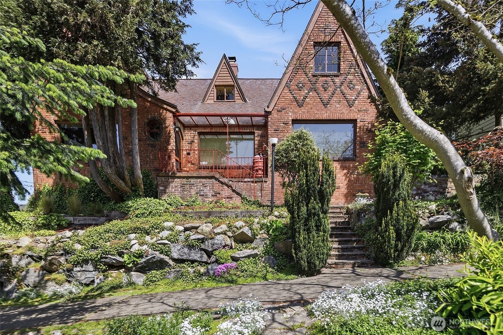 Photo of 3002 NE 57th Street, Seattle, WA 98105 (MLS # 2525097)
