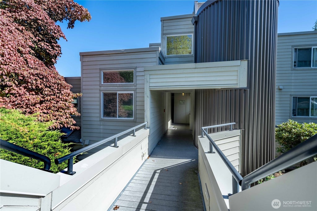 Photo of 7525 Old Redmond Road #403, Redmond, WA 98052 (MLS # 2584863)
