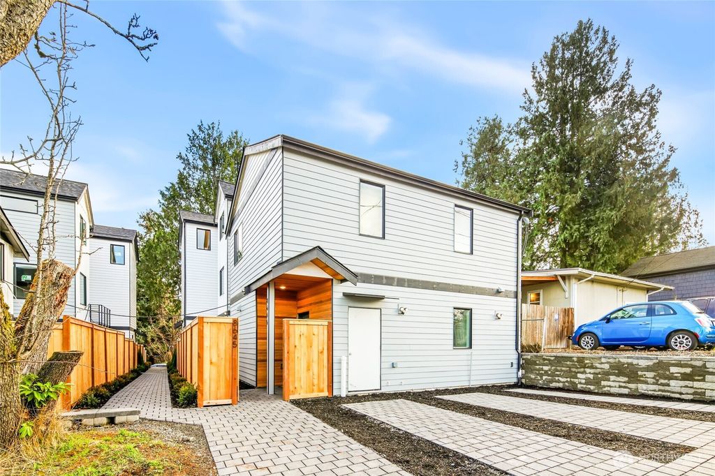 Photo of 8645 18th Avenue SW, Seattle, WA 98106 (MLS # 2352021)