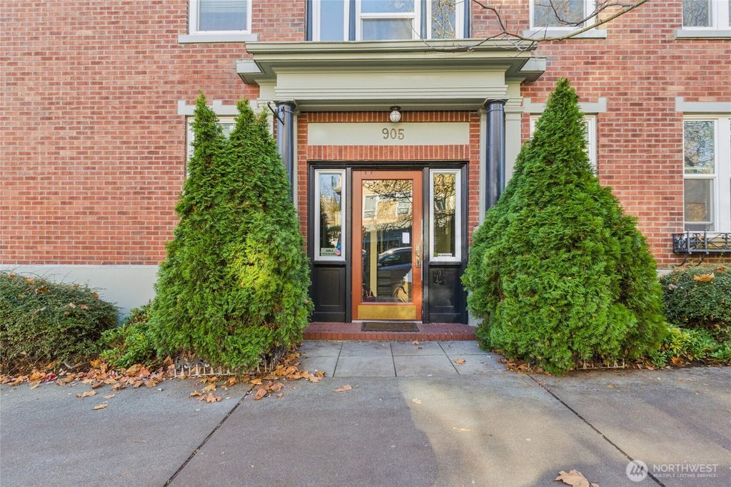 Photo of 905 NE 43rd Street #108, Seattle, WA 98105 (MLS # 2456487)