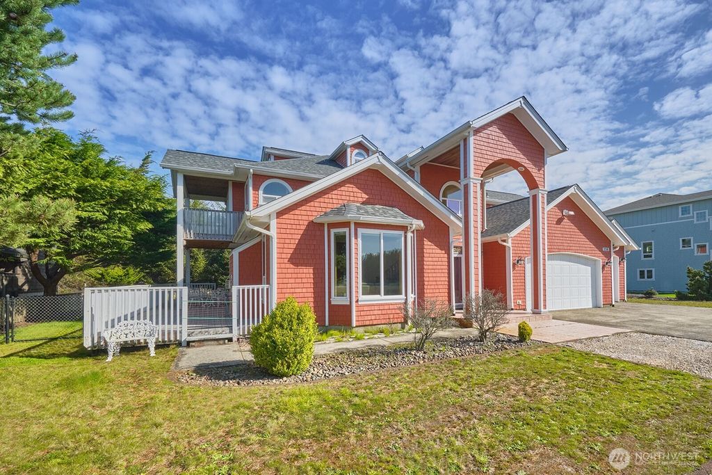 Photo of 238 25th Street NW, Long Beach, WA 98631 (MLS # 2481507)