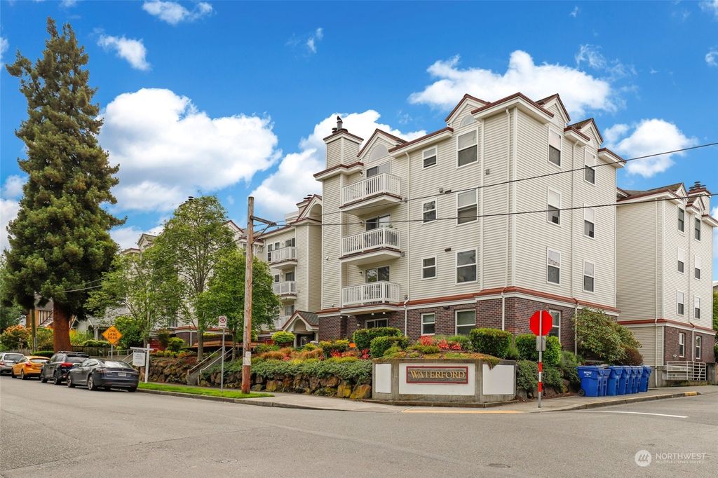 Photo of 411 N 90th Street #305, Seattle, WA 98103 (MLS # 2270700)