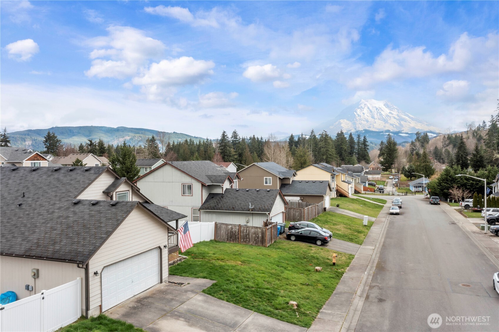 774 Carriage Court Drive W
