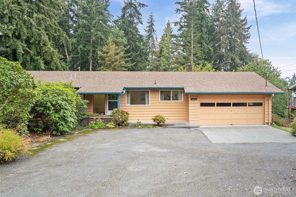 Photo of 30071 10th Avenue SW, Federal Way, WA 98023 (MLS # 2585752)