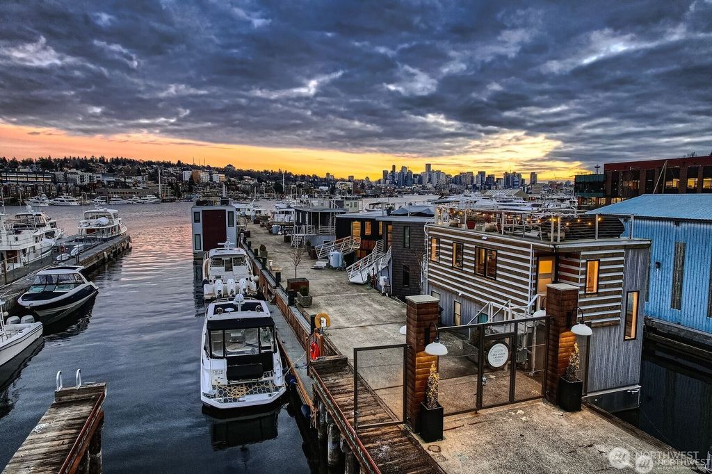 Photo of 2309 N Northlake Way #5, Seattle, WA 98103 (MLS # 2503473)