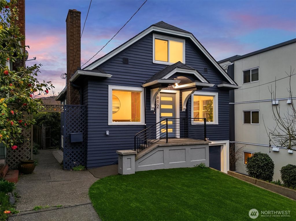 Photo of 1412 Taylor Avenue N, Seattle, WA 98109 (MLS # 2493776)
