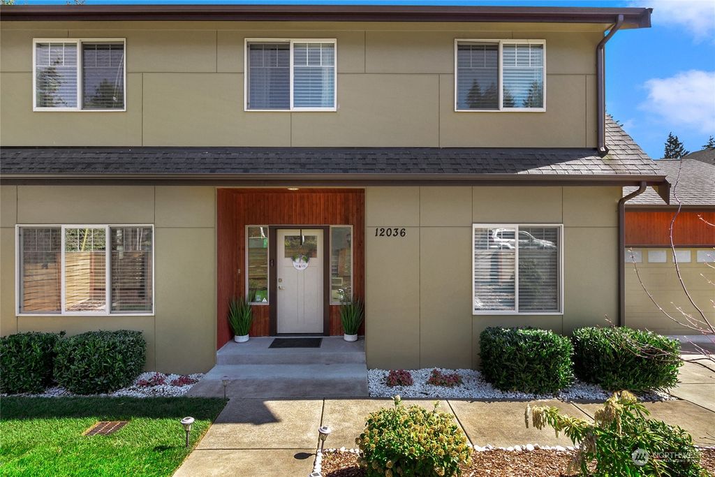 Photo of 12036 25th Avenue NE, Seattle, WA 98125 (MLS # 2049120)