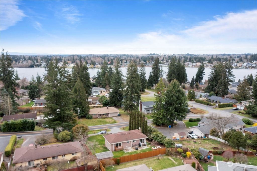 Photo of 14424 SE 263rd Street, Kent, WA 98042 (MLS # 2048578)