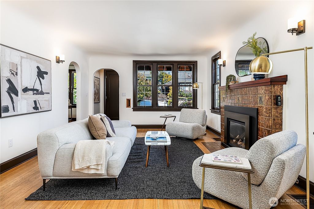 Photo of 2520 Warren Avenue N, Seattle, WA 98109 (MLS # 2430380)
