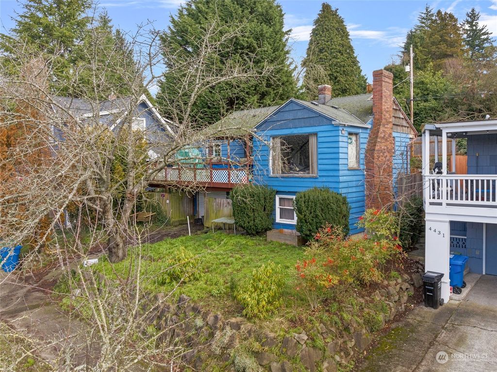 Photo of 4427 Glenn Way SW, Seattle, WA 98116 (MLS # 2198468)