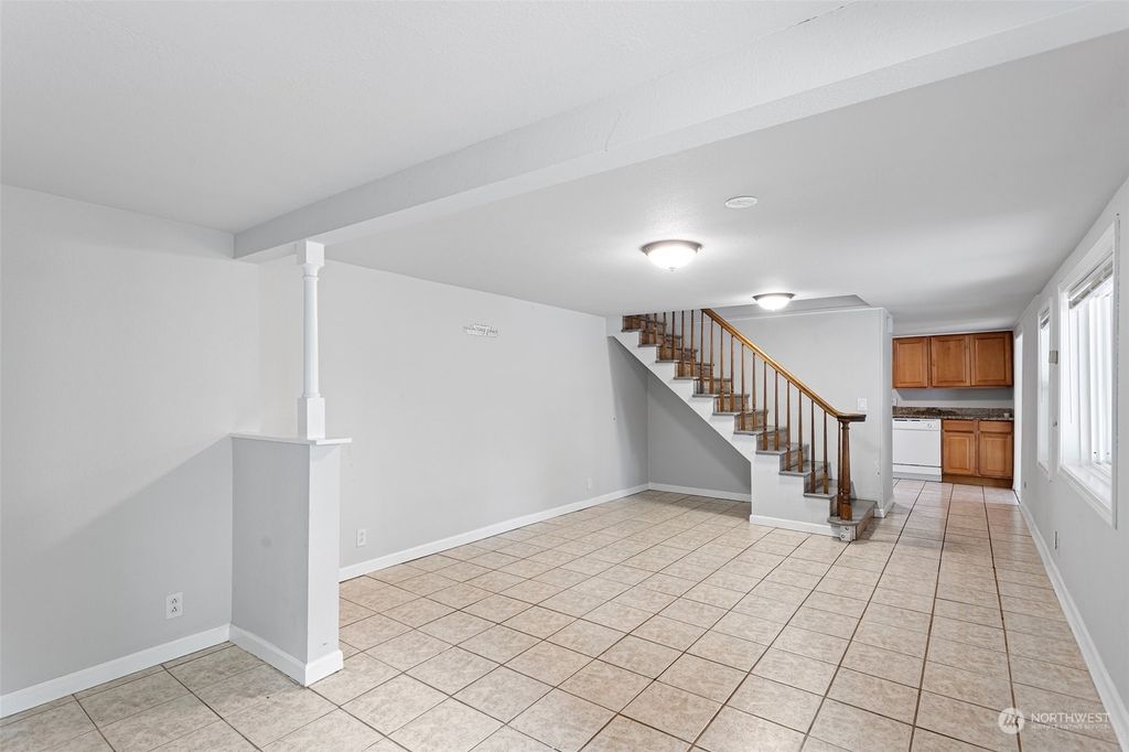 Photo of 16127 SE 44th Way, Bellevue, WA 98006 (MLS # 2069222)