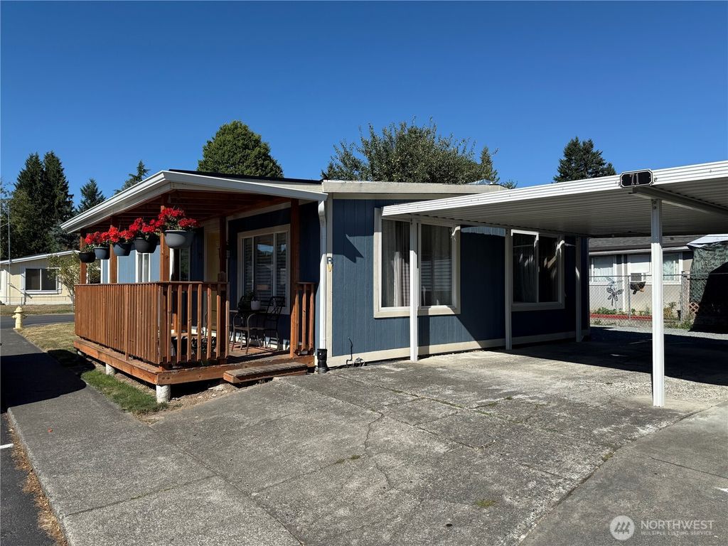 Photo of 725 37th Street SE #71, Auburn, WA 98002 (MLS # 2447021)