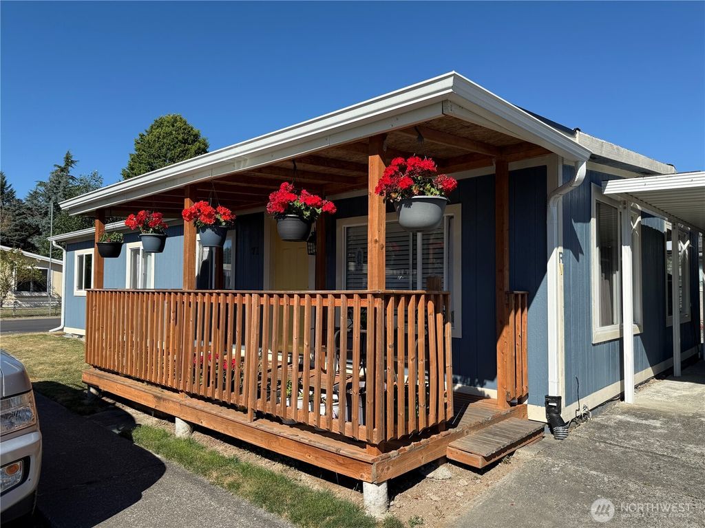 Photo of 725 37th Street SE #71, Auburn, WA 98002 (MLS # 2447021)