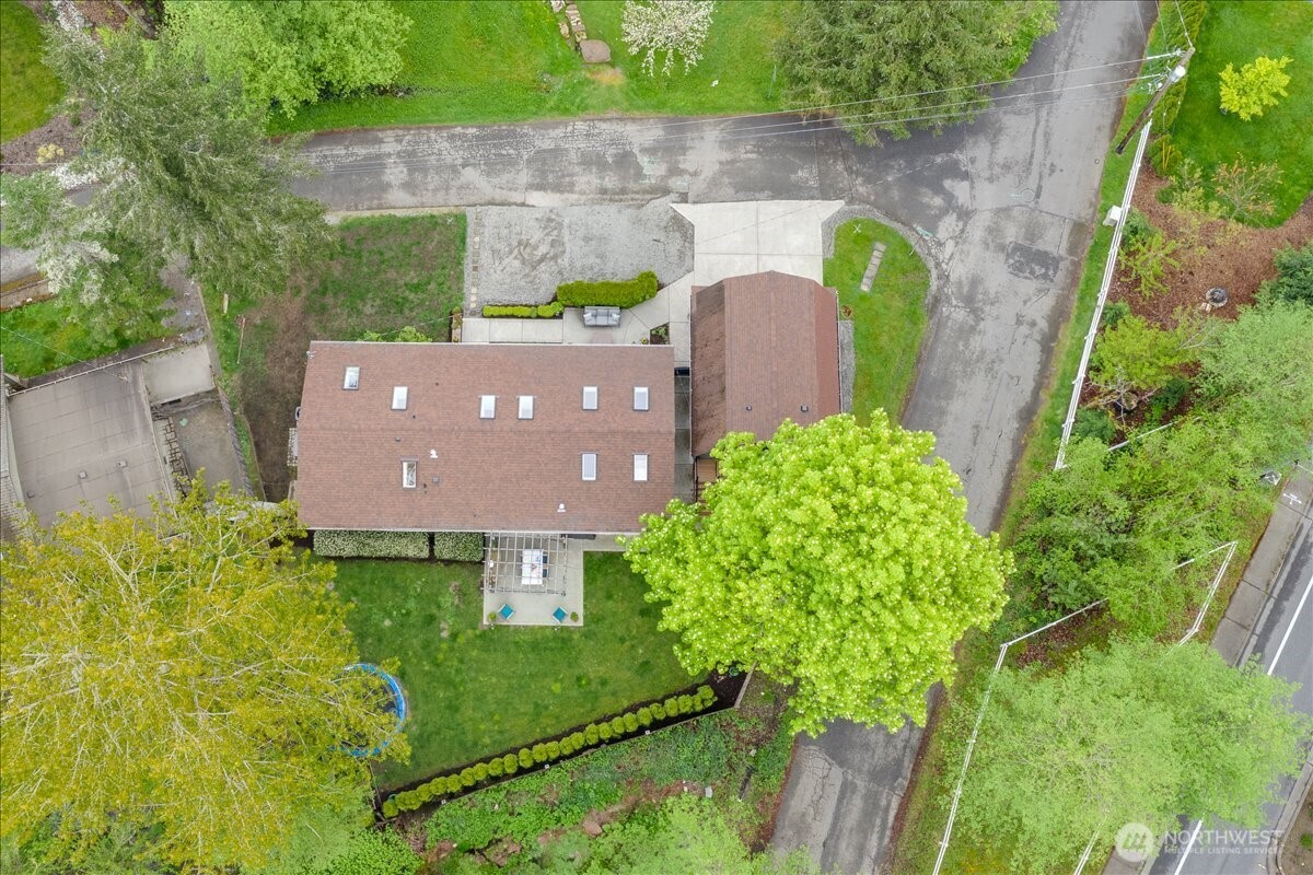 1109 Lewis Lane SE