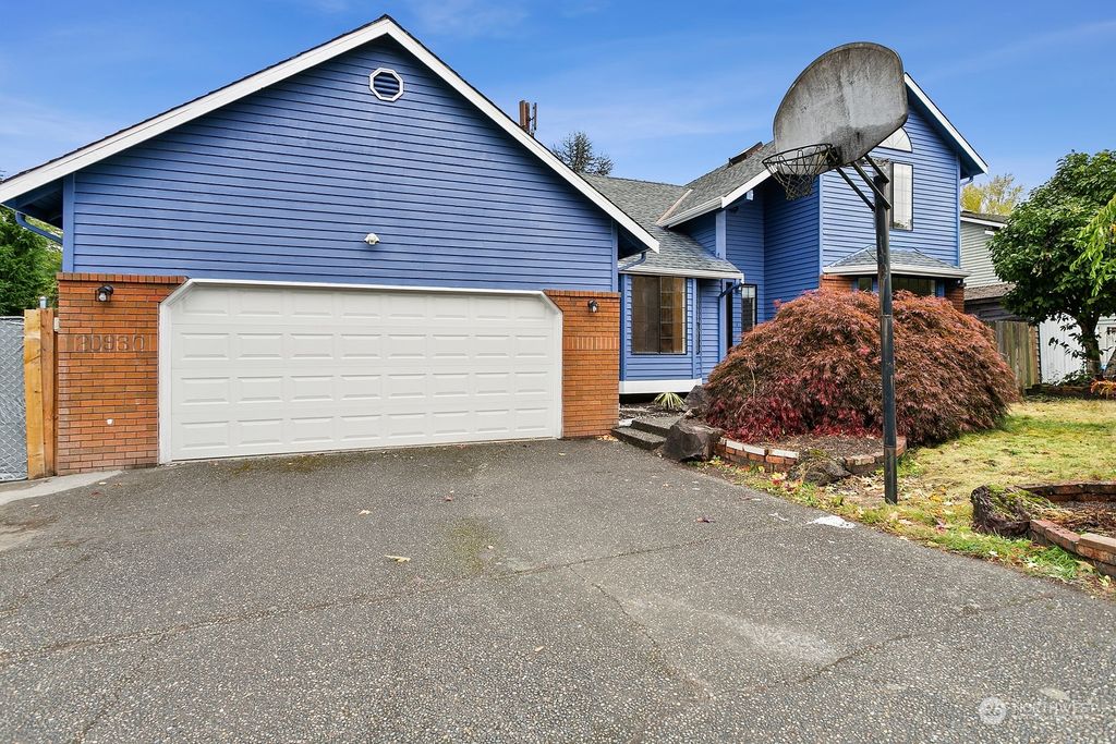 Photo of 20930 37th Place W, Lynnwood, WA 98036 (MLS # 2013110)