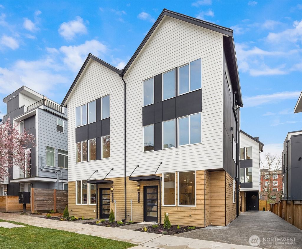 Photo of 923 NW 56th Street #B, Seattle, WA 98107 (MLS # 2382138)