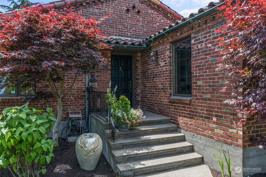 Photo of 2501 Crestmont Place W, Seattle, WA 98199 (MLS # 2077168)