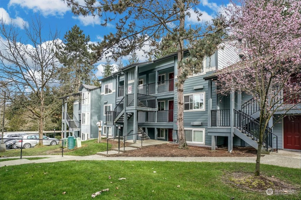 Photo of 11115 NE 124th Lane #C310, Kirkland, WA 98034 (MLS # 2213765)