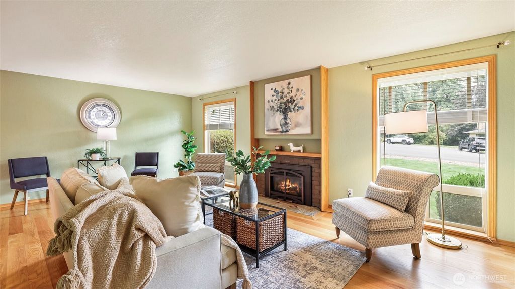 Photo of 15534 SE 169th Street, Renton, WA 98058 (MLS # 2432139)