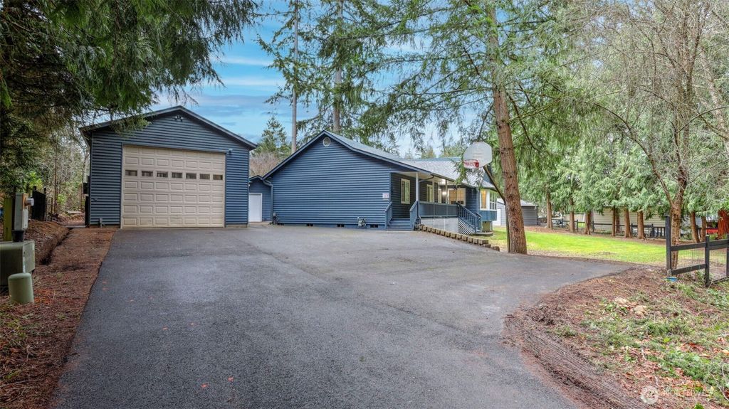 Photo of 12430 176th Avenue SE, Renton, WA 98059 (MLS # 2334816)