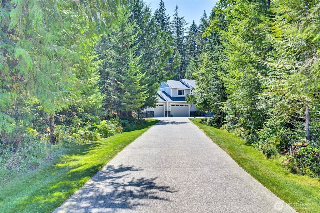 Photo of 7407 Sunset Ridge Lane NW, Olympia, WA 98502 (MLS # 2481422)