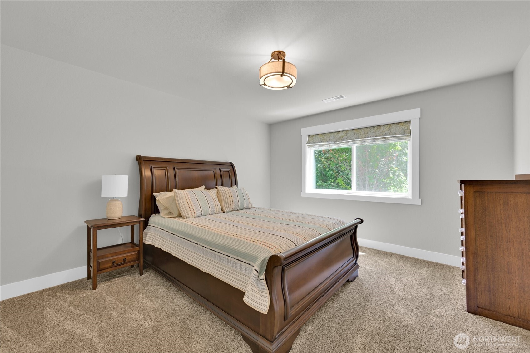Olympia, Washington, 98502, United States, 4 Bedrooms Bedrooms, ,3 BathroomsBathrooms,Residential,Active,2036369