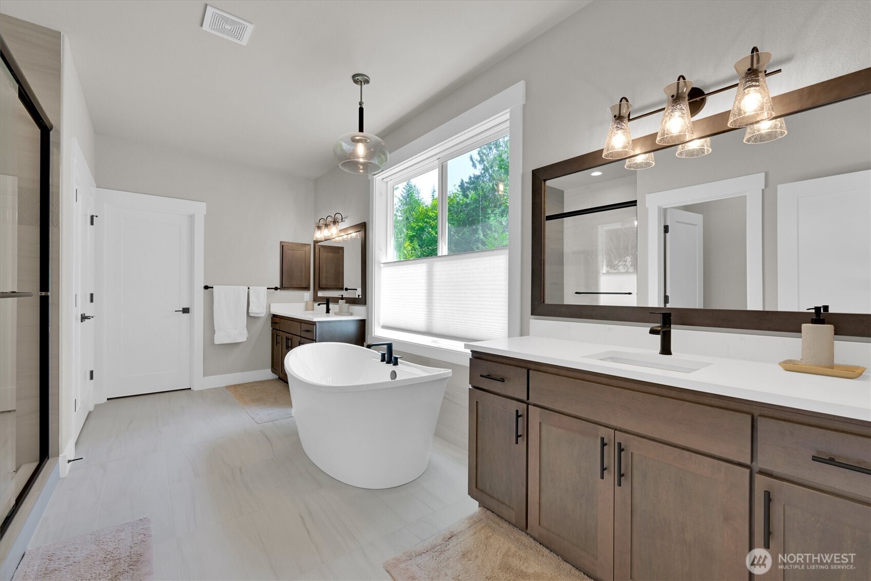 Olympia, Washington, 98502, United States, 4 Bedrooms Bedrooms, ,3 BathroomsBathrooms,Residential,Active,2036369
