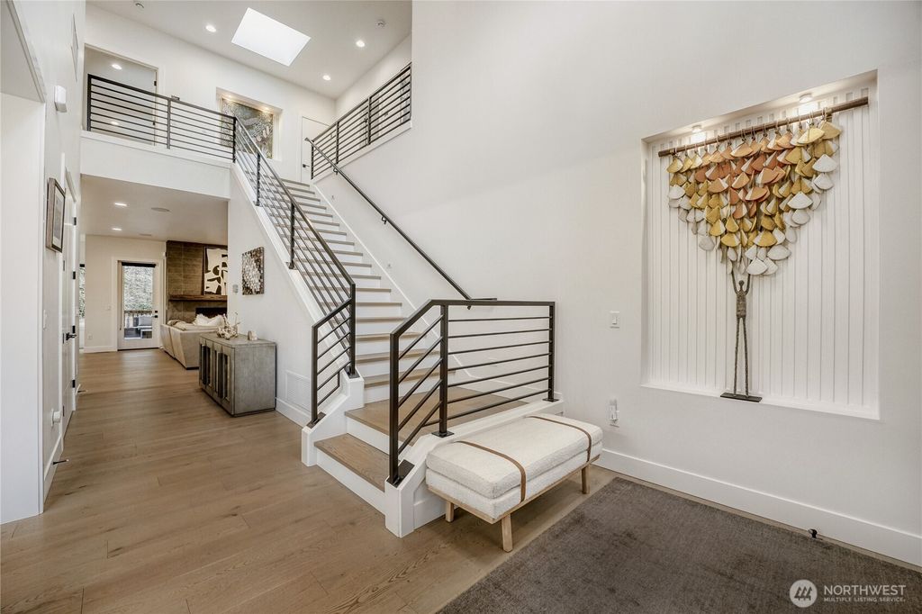 Photo of 11821 SE 84th Street, Newcastle, WA 98056 (MLS # 2467125)