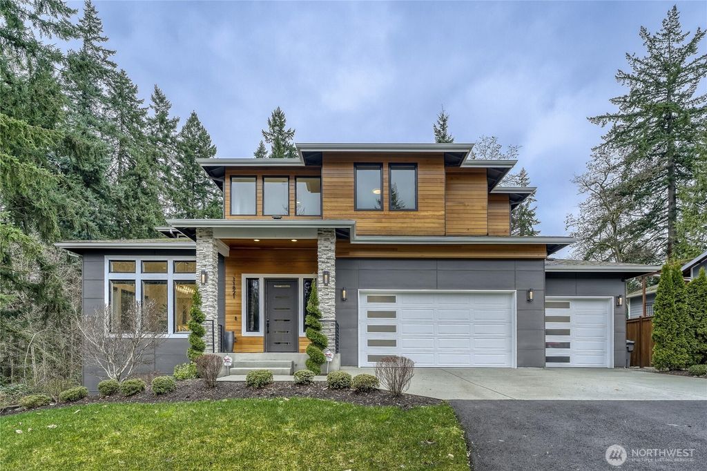 Photo of 11821 SE 84th Street, Newcastle, WA 98056 (MLS # 2467125)