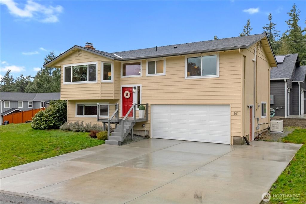 Photo of 361 Grandview Avenue, Camano Island, WA 98282 (MLS # 2465894)