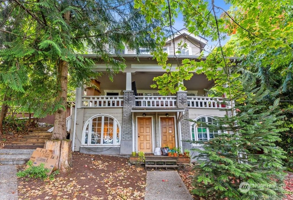 Photo of 5219 22nd Avenue NE, Seattle, WA 98105 (MLS # 2195445)