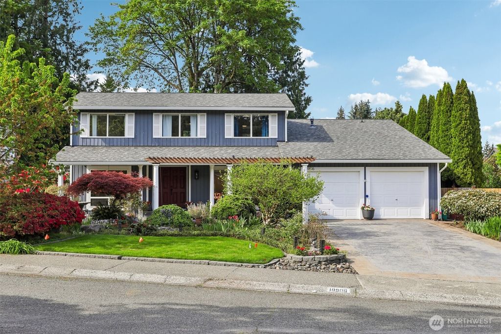 Photo of 18906 SE 44th Place, Issaquah, WA 98027 (MLS # 2509880)