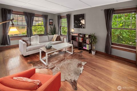 Photo of 408 Bellevue Ave Ave E #306, Seattle, WA 98102 (MLS # 2394833)