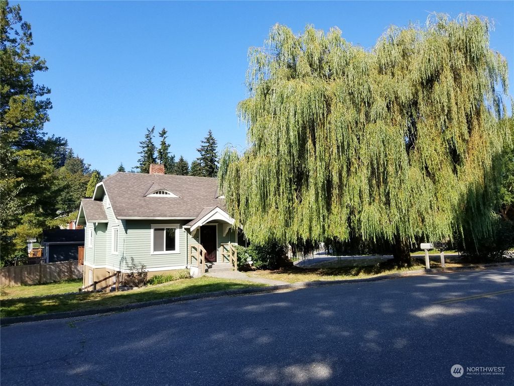 Photo of 4202 Terrace Drive, Everett, WA 98203 (MLS # 1998433)