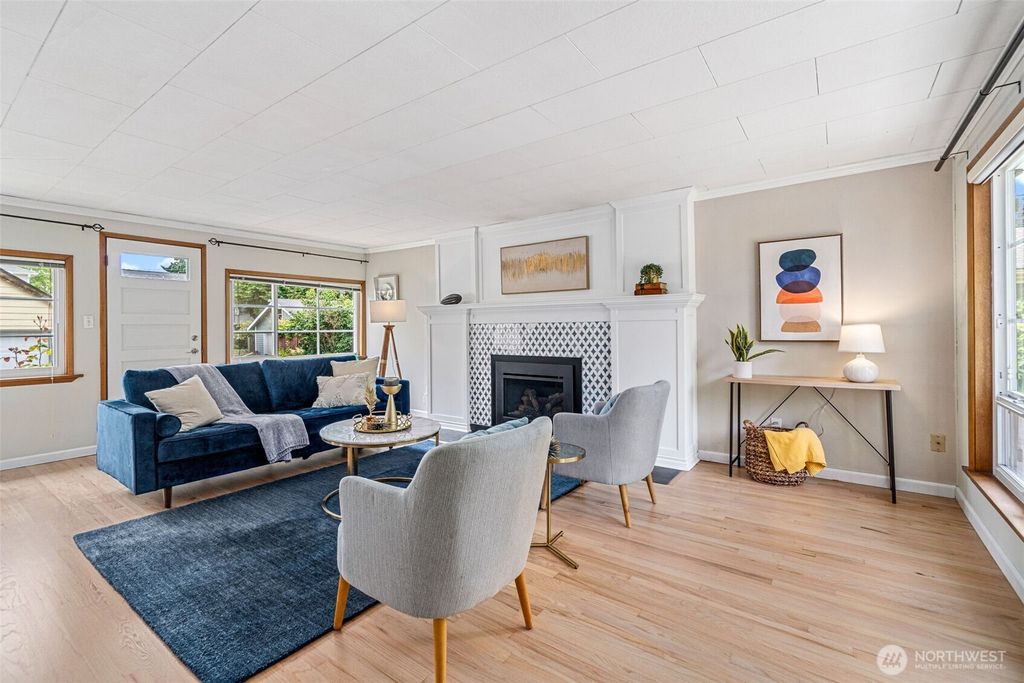 Photo of 13720 Corliss Avenue N, Seattle, WA 98133 (MLS # 2386747)