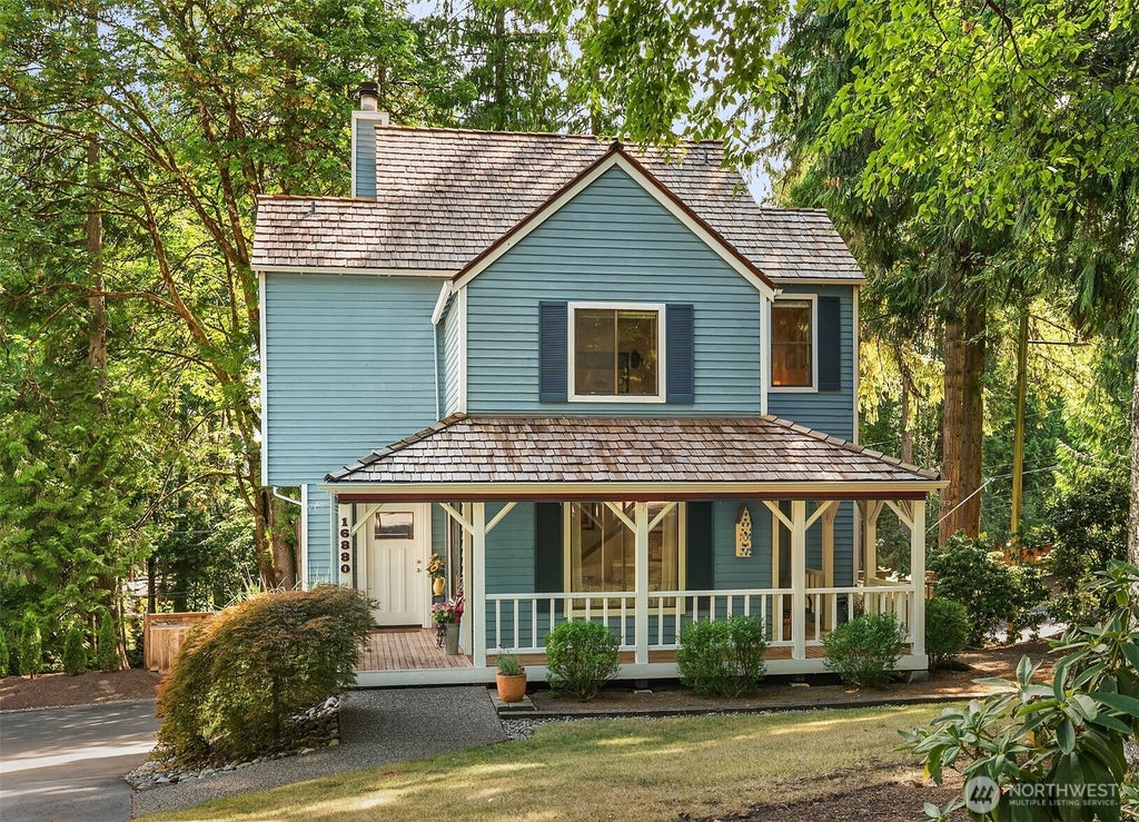 Photo of 16880 NE 42nd Court, Redmond, WA 98052 (MLS # 2561526)