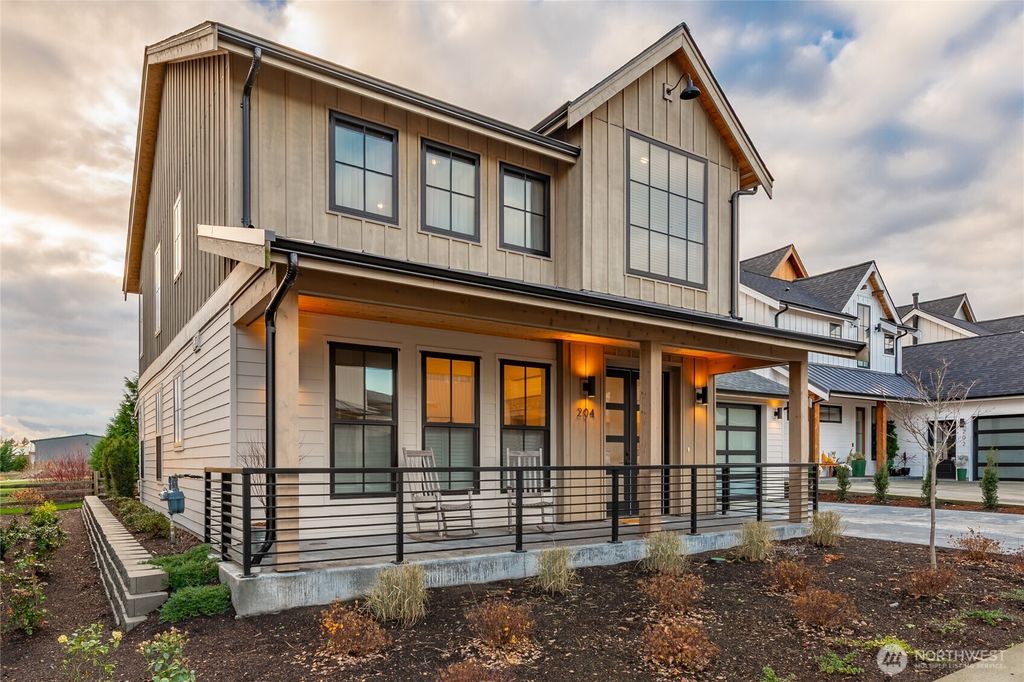 Photo of 204 Pebblebrook Drive, Lynden, WA 98264 (MLS # 2456348)