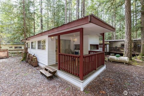 Photo of 98 3 Sunset Circle, Deming, WA 98244 (MLS # 2494284)