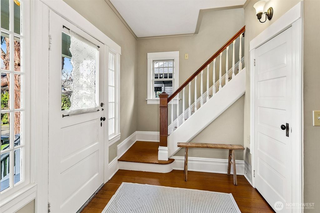 Photo of 1126 17th Avenue E, Seattle, WA 98112 (MLS # 2479508)