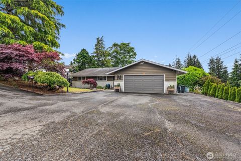 Photo of 755 Elm Street, Raymond, WA 98577 (MLS # 2394595)