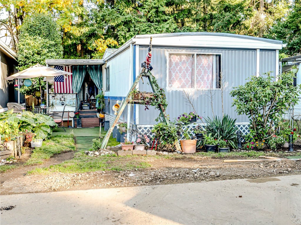 Photo of 7028 SW 208th St ST #12, Lynnwood, WA 98036 (MLS # 2595328)