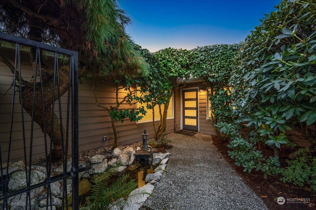 Photo of 4451 139th Avenue SE, Bellevue, WA 98006 (MLS # 2305410)