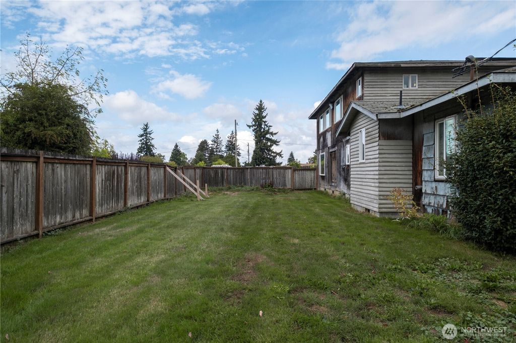 Photo of 2306 S 128th Street, Burien, WA 98168 (MLS # 2444764)