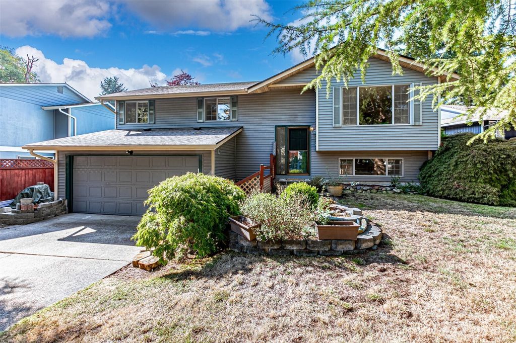 Photo of 3925 SW 336th Place, Federal Way, WA 98023 (MLS # 2437895)