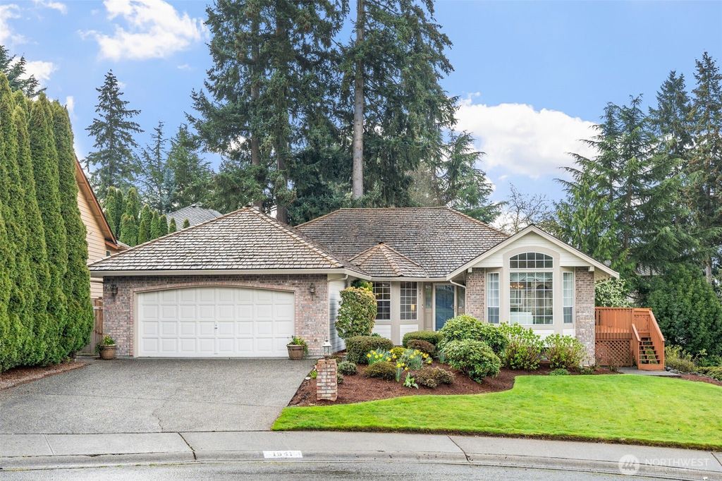 Photo of 1941 S 371st Place, Federal Way, WA 98003 (MLS # 2346793)